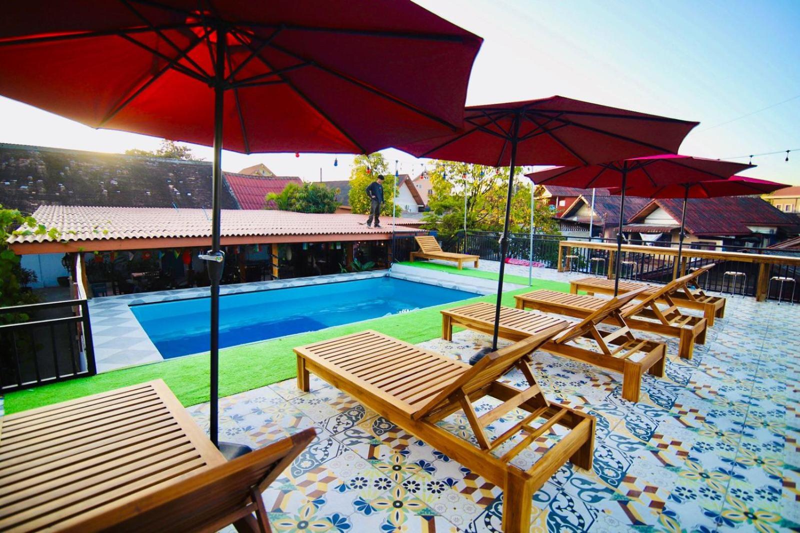 Chanthavong Hostel Луанґпхабанґ Екстер'єр фото